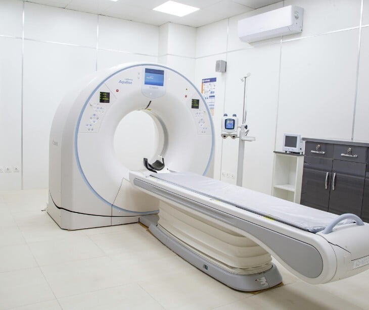 Image of an imaging machine in a hospital. 
