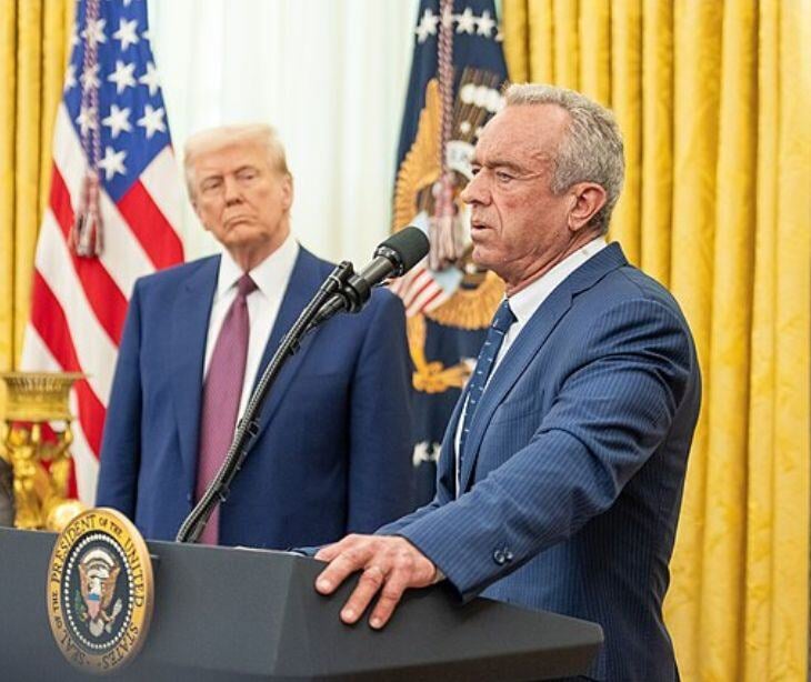 Robert F. Kennedy Jr. sworn in as 26th Secretary of Health and Human Services 